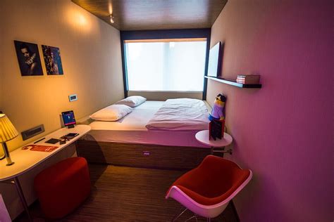 CitizenM Tower Of London Review: A Hotel For Modern Travelers