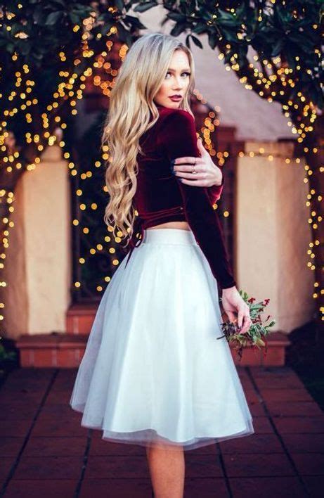 The Best Fabulously Festive Christmas Party Outfits | Habits de fête, Tenue noel, Tenues jupe de ...