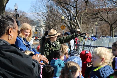 Joint Base Myer-Henderson Hall Students Explore White House History - National Park Trust