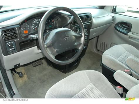 Medium Gray Interior 2005 Chevrolet Venture LS Photo #48191342 | GTCarLot.com