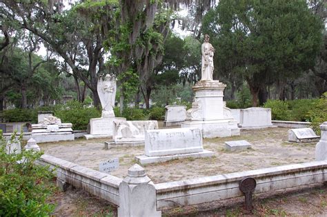 Bonaventure Cemetery - Grave | Bonaventure Cemetery, Savanna… | Flickr