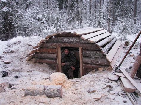 Bushcraft Winter Shelter Long term woodland shelter | Manualidades Bushcraft | Pinterest | The ...