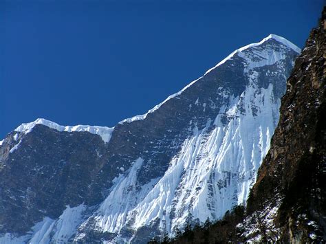 Nepal - trek to Chame 02