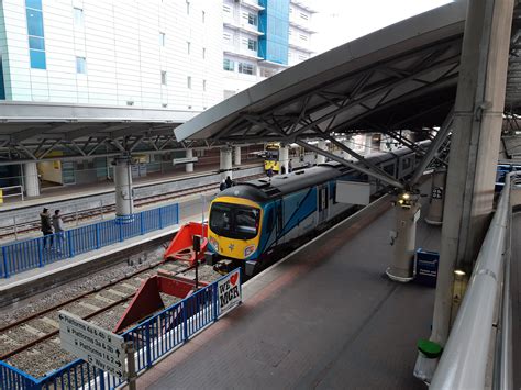 Manchester Airport station with Class 185 Transpennine Desiro ...