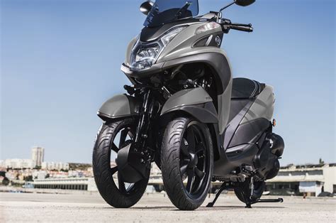 Motorrad Vergleich Yamaha Tricity 300 2022 vs. Yamaha Tricity 125 2019