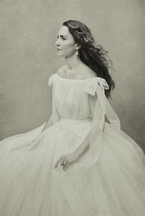 Palace releases three new portraits of Kate Middleton on her 40th ...