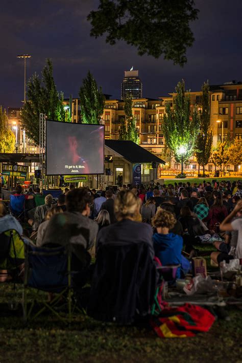 How To Install An Outdoor Cinema In Your Backyard