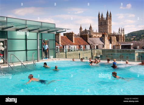 THE ROOFTOP POOL AT THE BATH THERMAE SPA UK Stock Photo - Alamy