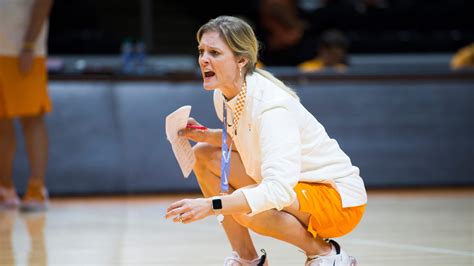 Tennessee Lady Vols: Kellie Harper gets to the point before season starts