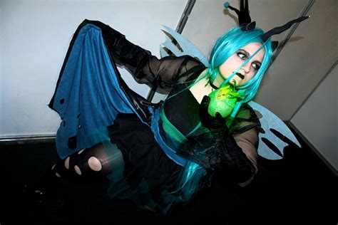 Queen Chrysalis__cosplay by BakaKawaiCosplay0o0 on DeviantArt