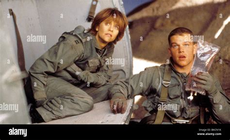 COURAGE UNDER FIRE (1996) MEG RYAN, MATT DAMON CUFI 088 Stock Photo - Alamy