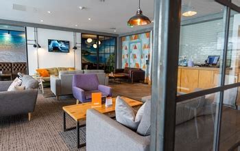 Airport Lounges Gatwick North | Escape the crowds before you fly!