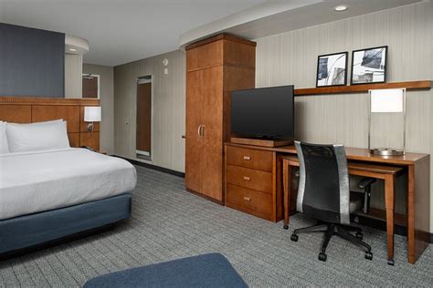 Courtyard By Marriott Seattle Kirkland Rooms: Pictures & Reviews - Tripadvisor