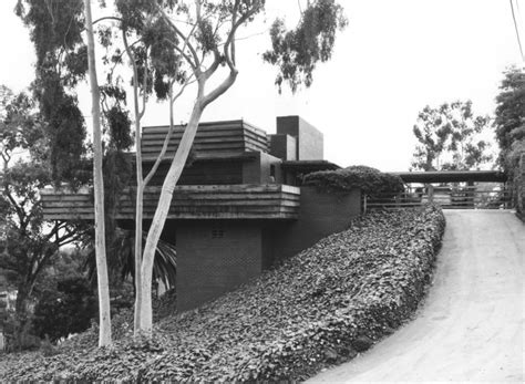 Frank Lloyd Wright’s George D Sturges house to go under the hammer - The Spaces