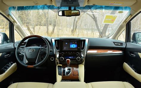 Toyota Alphard - Interior photos of.