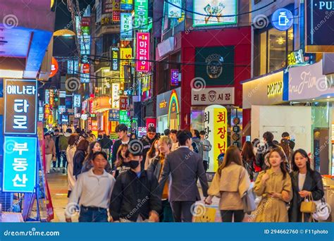 Crowds at the Gangnam District Nightlife in Seoul Editorial Image ...