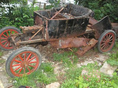 Ford : Model T rusty 1915 Model T ford parts car, motor, transmision ...