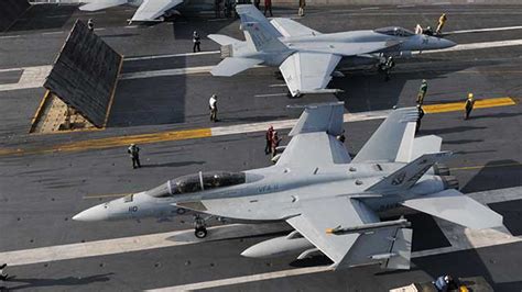 Boeing suspends orders for the F/A-18 Super Hornet fighter jet ...