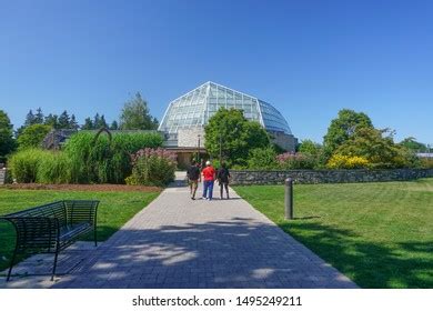 31 Niagara Parks Butterfly Conservatory Images, Stock Photos & Vectors | Shutterstock