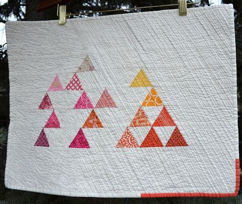 Triangles by shecanquilt, via Flickr - oooooh I love this. So adorable. | Mini quilt, Quilts ...