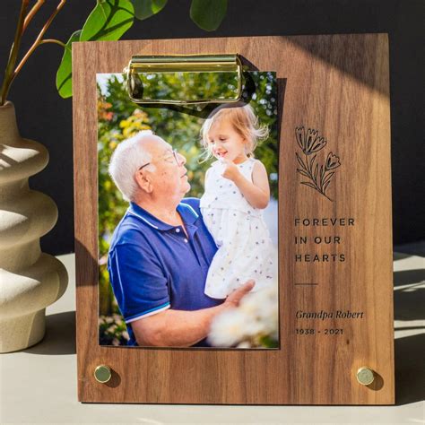 How To Personalized Picture Frames | Storables