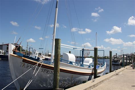 A Complete Guide to Visiting the Tarpon Springs Sponge Docks in 2024 ...