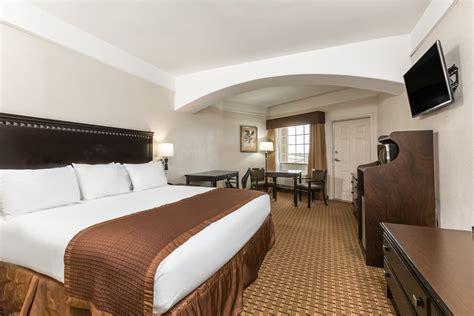 Baymont by Wyndham Galveston | Galveston, TX Hotels