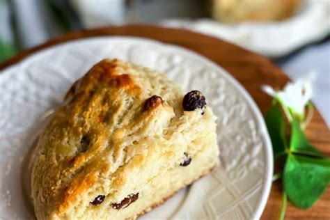 Irish Soda Bread with Buttermilk and Raisins - 31 Daily