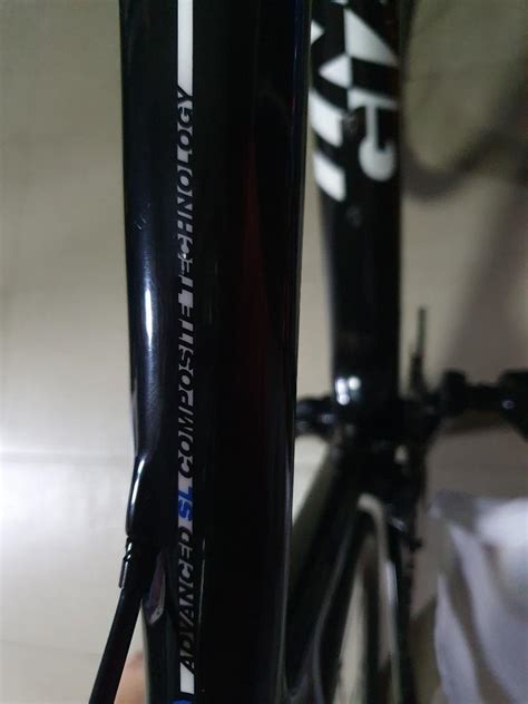 Giant Defy (Carbon frame) with SRAM RED shifter, Sports Equipment ...