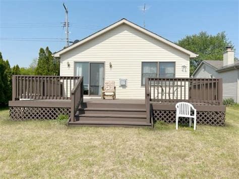 3730 Lakeshore Rd, Deckerville, MI 48427 - See Est. Value, Schools & More