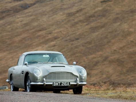 James Bond's Aston Martin DB5 in "Skyfall" - Photo 1 - Pictures - CBS News