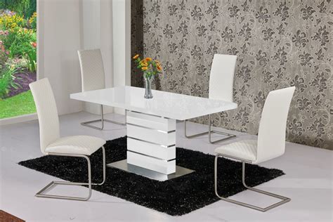 Extendable White High Gloss Dining Table and 6 White Chairs