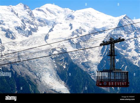 Mont blanc cable car hi-res stock photography and images - Alamy