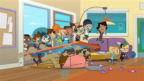 Total Dramarama kids run over Chef at the door | Total drama island, Cartoon, Anime zodiac