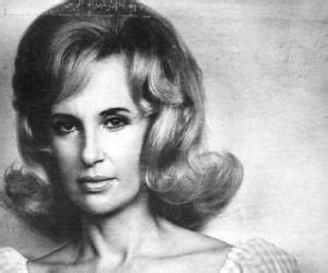 Tammy Wynette Biography - Facts, Childhood, Family Life & Achievements