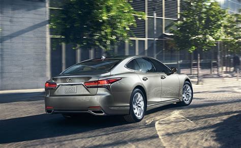 Lexus LS 500h Launched In India; Prices Start From Rs. 1.77 Crore - CarandBike