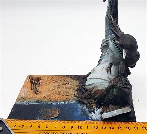 The planet of the apes statue of liberty with 3 figures | eBay