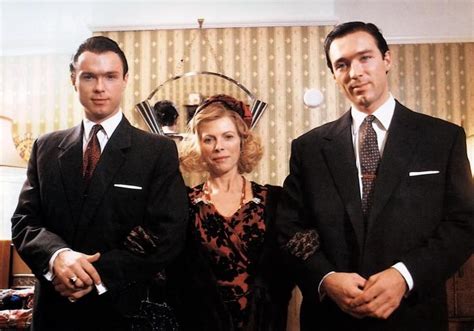 Cineplex.com | The Krays | The krays, Billie whitelaw, Martin kemp