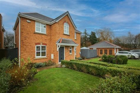 Massive and modern four-bed Winstanley family home on the market for ...