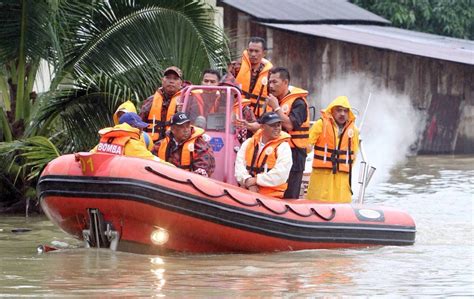 Flood Statistics In Malaysia - Malaysia floods: 23,000 evacuated, hygiene concerns ... - 23 june ...