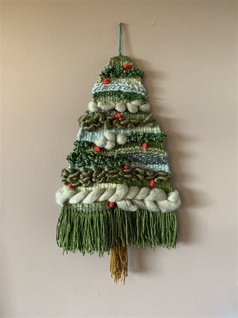 Holiday Tree | Handmade christmas crafts, Weaving projects, Weaving ...