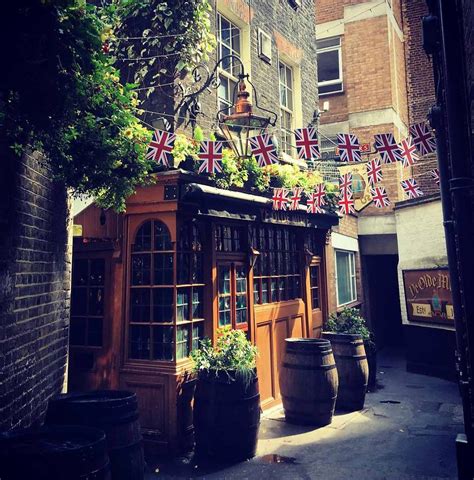 London’s Top 5 Oldest Pubs