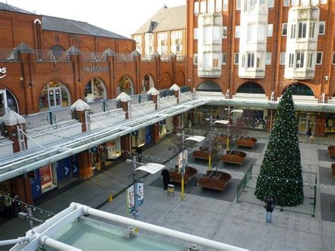 EALING BROADWAY SHOPPING CENTRE (2024) All You Need to Know BEFORE You Go (with Photos)