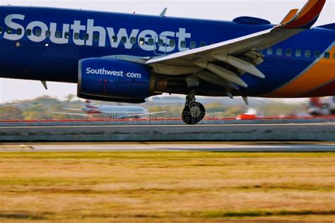 Southwest Airlines Airplane Landing on Runway Editorial Photography ...