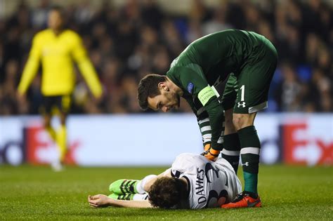 Tottenham defender Ben Davies faces concussion assessment after head ...