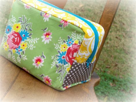 n' stitches designs: Weekend-Away Travel Bag Pattern Review