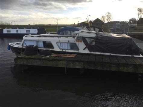 Dawncraft 28 15hp Outboard Boat Canal River Sea for sale from United Kingdom