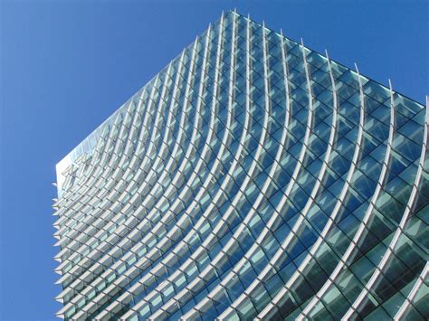 Glass curtain wall system | Guardian Glass