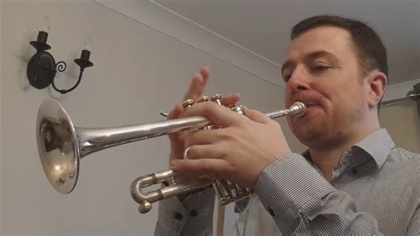 Piccolo trumpet solo (short) - Hornpipe by Handel - YouTube