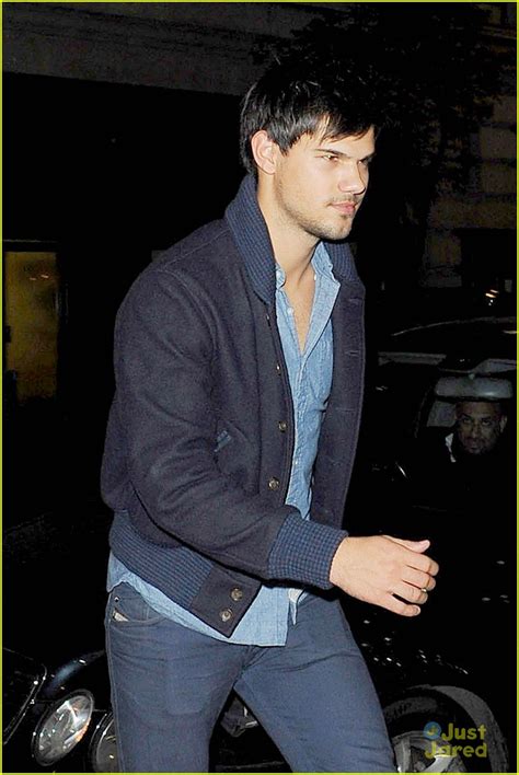 Taylor Lautner Might Hit the Road for 'Run the Tide'! | Photo 662740 - Photo Gallery | Just ...